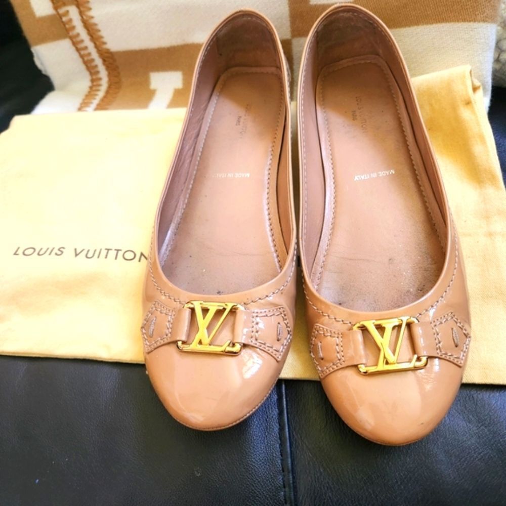 Louis Vuitton Nude Patent Leather Flats